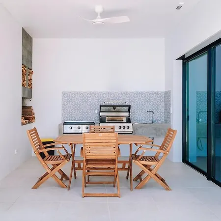 Casa De Maddalone Ponta Garca